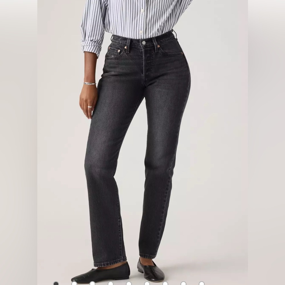 Like new Levi’s 501 Curve jeans
